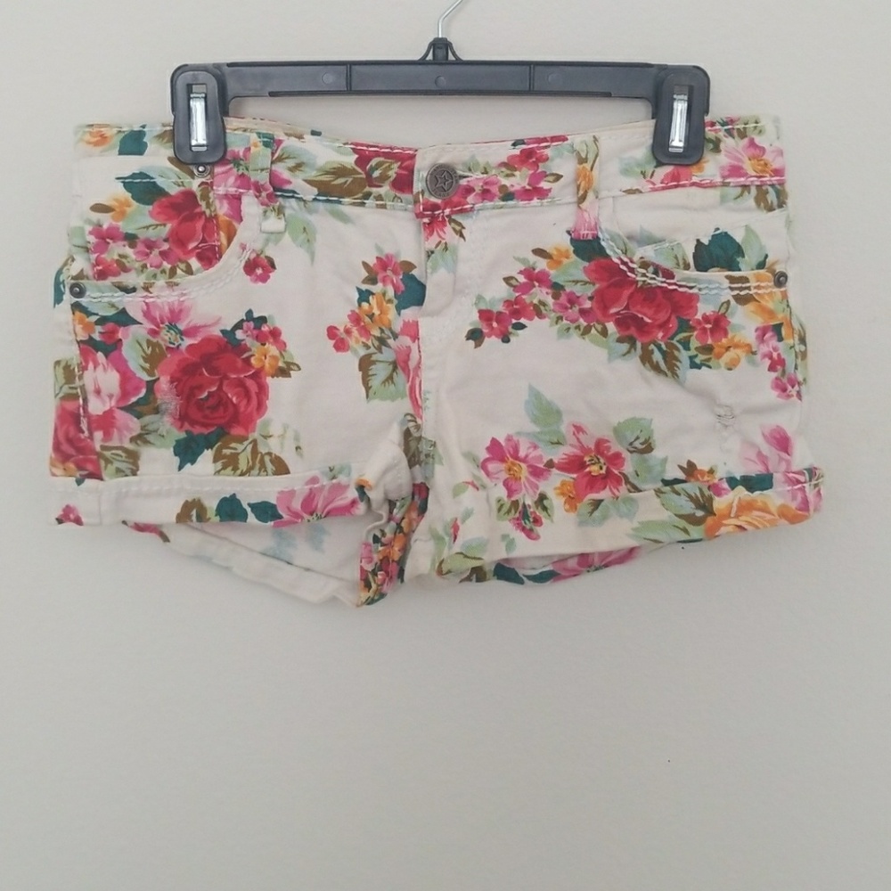 Vanilla Star Floral Shorts